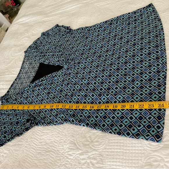 GEOMETRIC PRINT BLOUSE IN MULTI COLOURS, SIZE XL - Picture 7 of 8